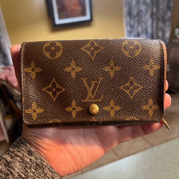 🔥 Authentic Louis Vuitton Brown Monogram Wallet - Picture 1 of 10